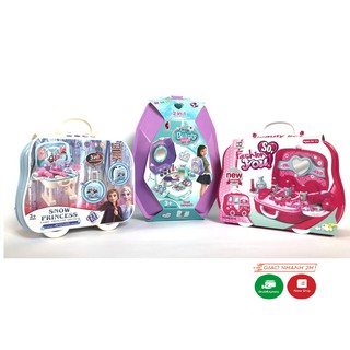 Đồ chơi trang điểm cho bé gái nhiều chi tiết son môi, máy sấy, gương, lược, buộc tóc......