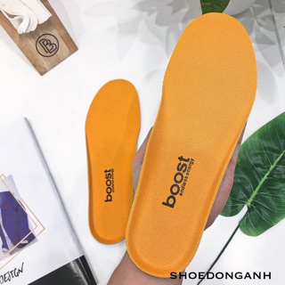 Lót giày thể thao dẻo, mềm, êm chân, đàn hồi cao. Lót Boost thấm hút mồ hôi