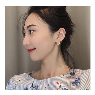 Bông tai bán nguyệt so le