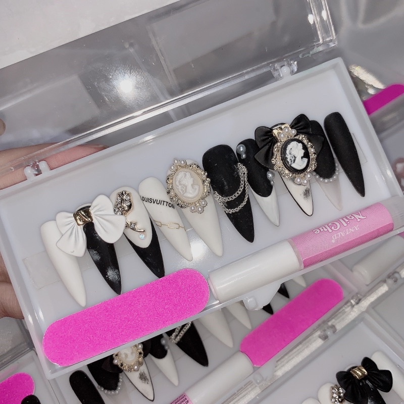 NAIL BOX sang chảnh Đen trắng