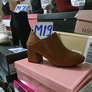 Bốt cổ thấp
