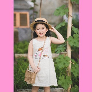 Áo đầm bé gái Linen Hàn thêu hình cô gái