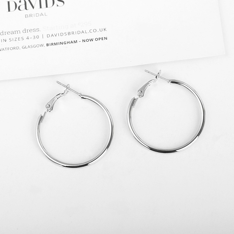 Khuyên tai làm từ thép không gỉ thời trang