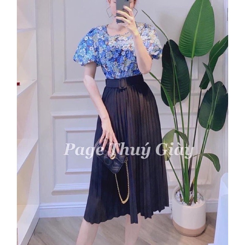 Chân váy xếp ly dáng dài kèm đai