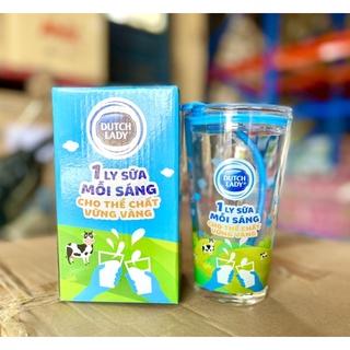 Ly thuỷ tinh có nắp và ống hút-700ml