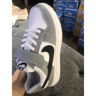 giày nike trẻ em