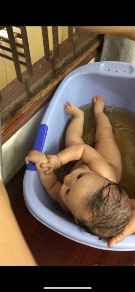 Nước tắm thảo dược MeDaVi