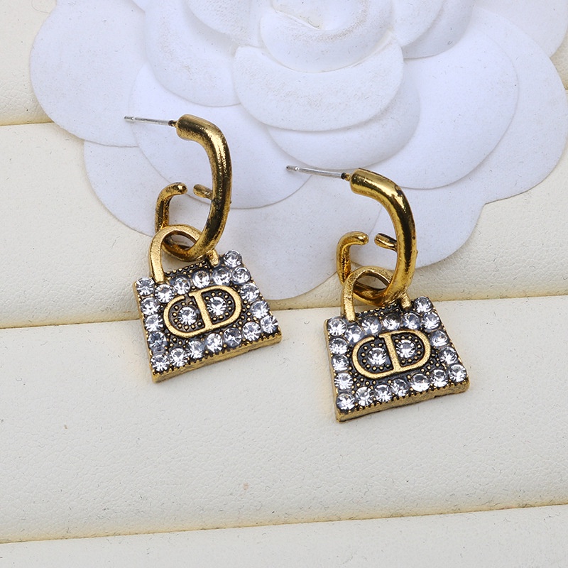 Khuyên tai nữ thương hiệu CD ổ khoá đính đá sang xịn TB421