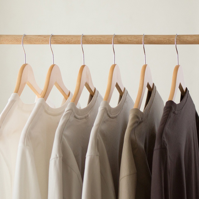 Móc treo quần áo bằng gỗ cao cấp có thanh ngang thương hiệu MW FURNITURE