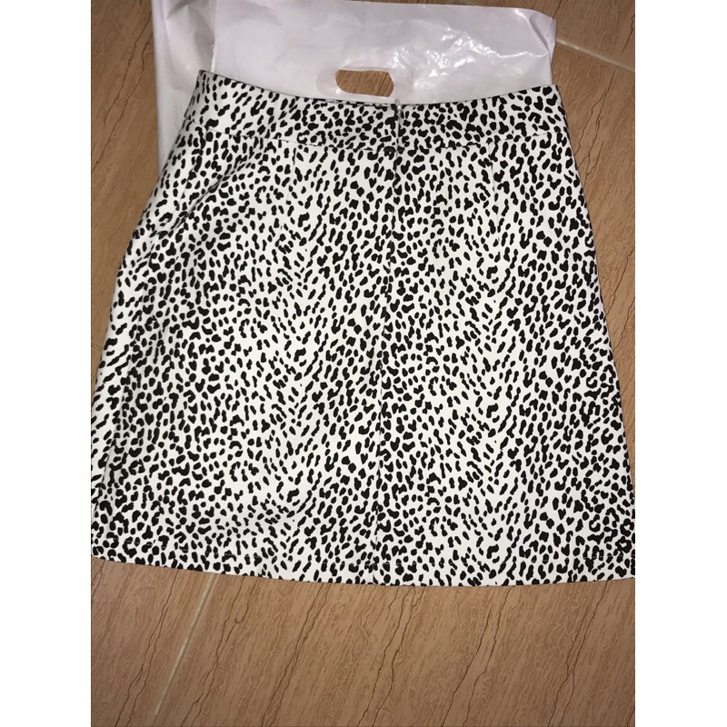 Pass chân váy da beo @18again