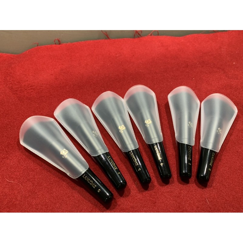 Authentic dùng đánh phấn má hoặc phấn phủ phiên bản mini ạ