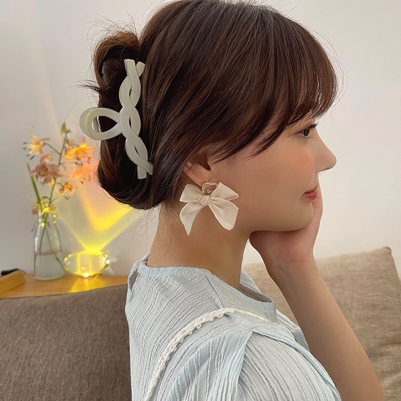 Kẹp Tóc Càng Cua Thiết Kế Đơn Giản Và Thời Trang Cho Phụ Nữ