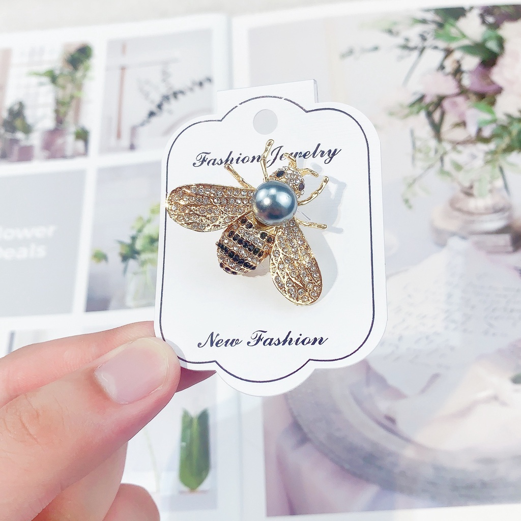 Ghim Cài Áo Hình Con Ong Đính Đá Và Ngọc Trai Sang Trọng