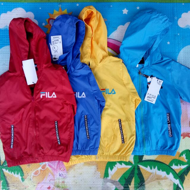 Áo khoác gió fila