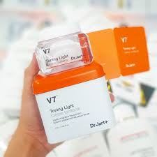 Kem dưỡng da v7
