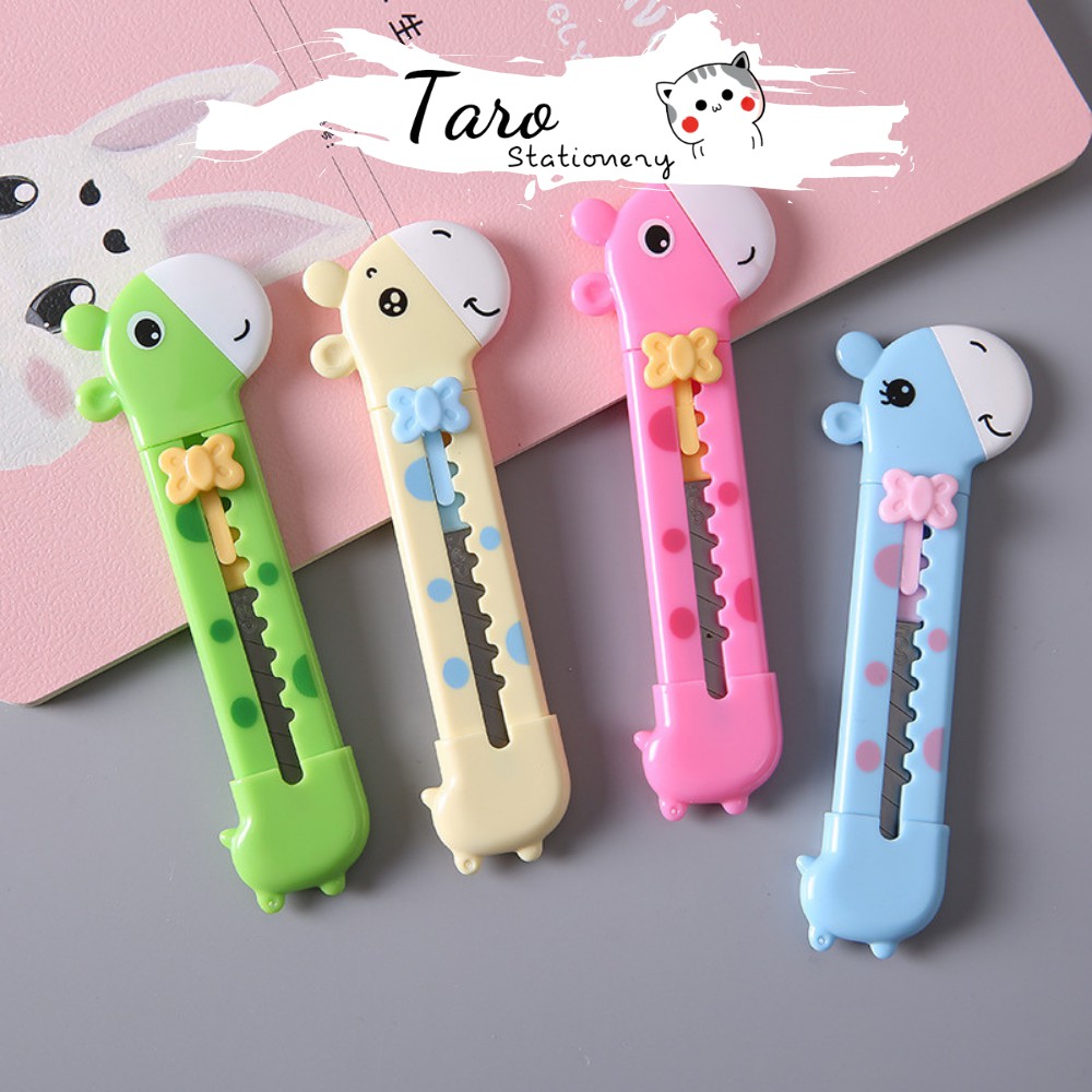 Dao rọc giấy Deli mini hình con hươu D04 Taro Stationery