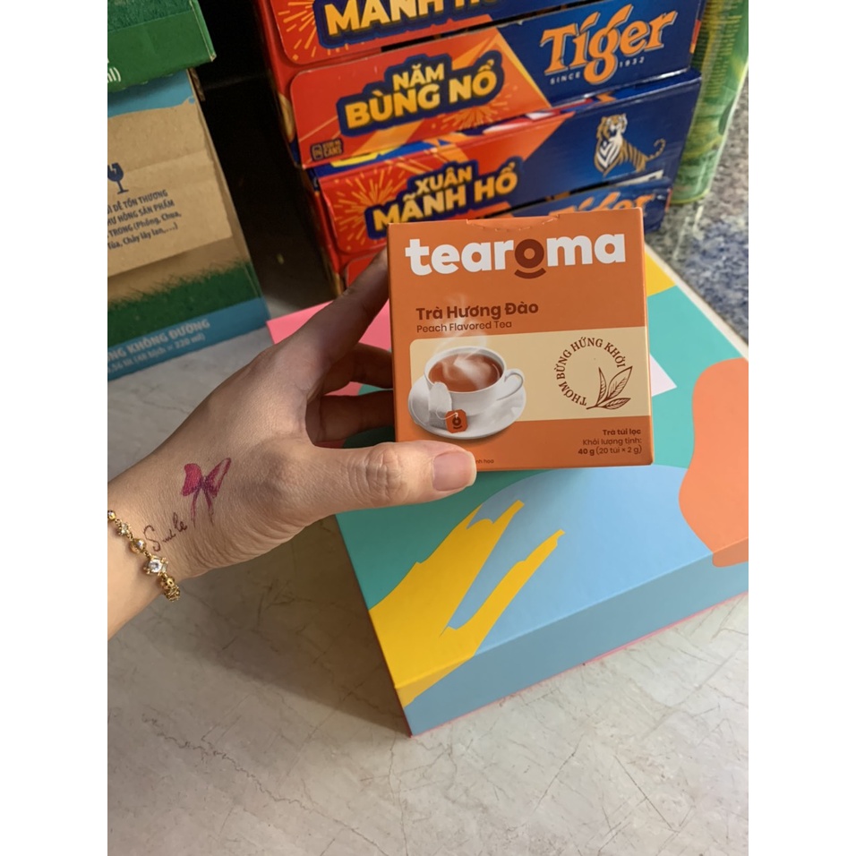 Một hộp trà túi lọc Tearoma