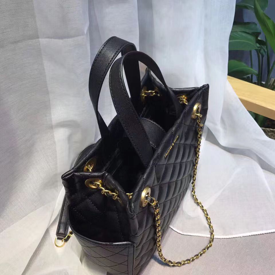 Túi Xách Charles & keith Đeo Chéo Vai Thêu Họa Tiết Kim Cương Sức Chứa Lớn Thời Trang 2022 Cho Nữ