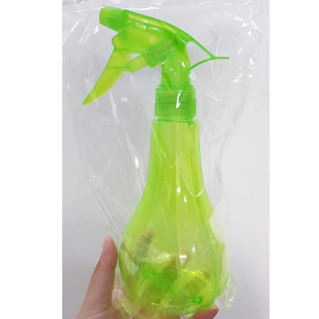 Bình Xịt Nước Nhựa tròn (màu ngẫu nhiên)