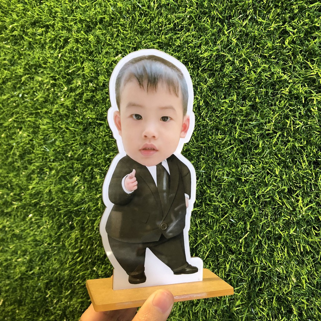 Stander để bàn - Ghép hình bé vào chibi theo yêu cầu