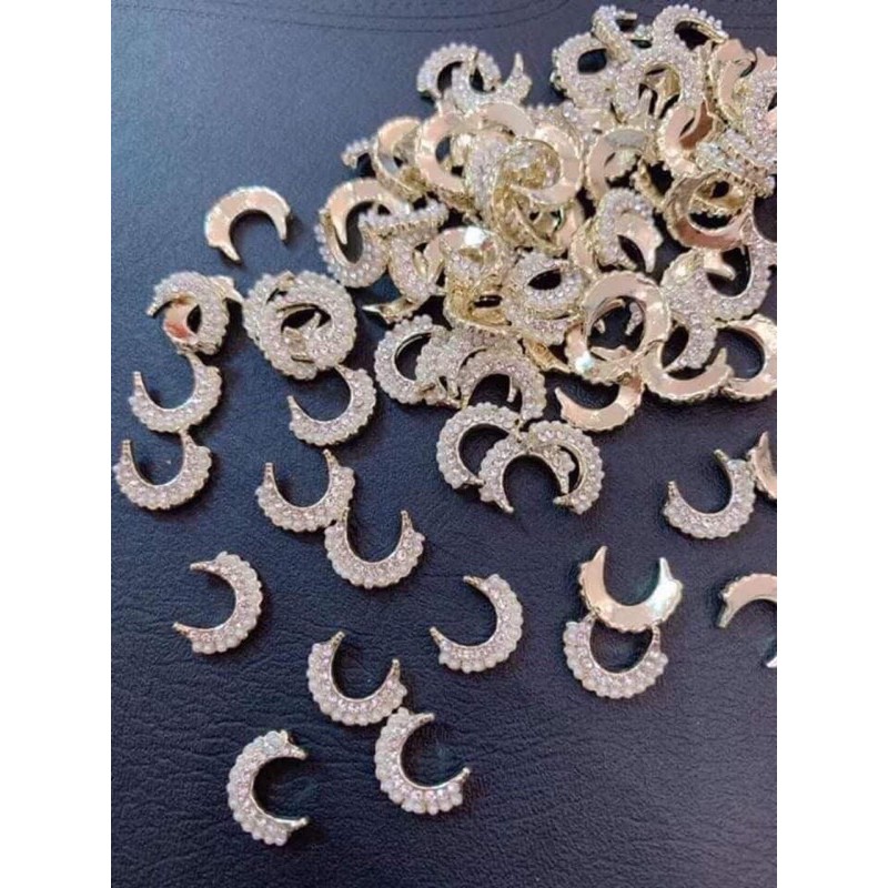 cham nail nhiều viên