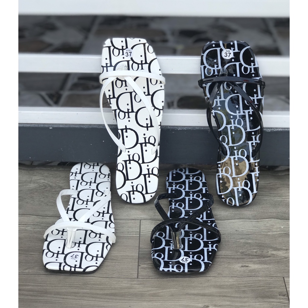 Dép kẹp nữ xỏ ngón chữ D da bóng đế bệt