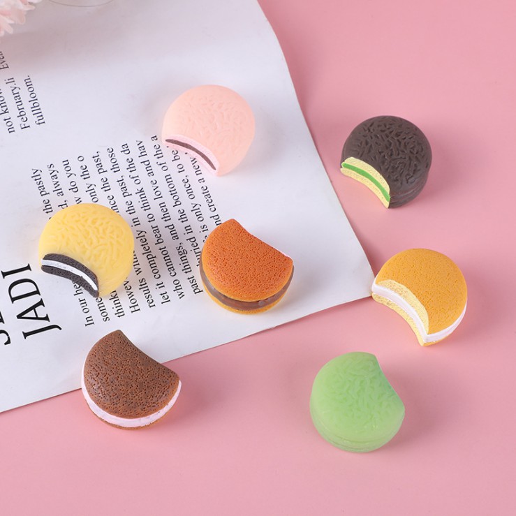 Charm hình bánh macaron cắn dở cho các bạn trang trí vỏ ốp điện thoại, DIY