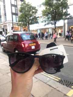 Kính Primark