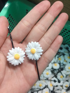 kẹp tăm bông cúc trắng