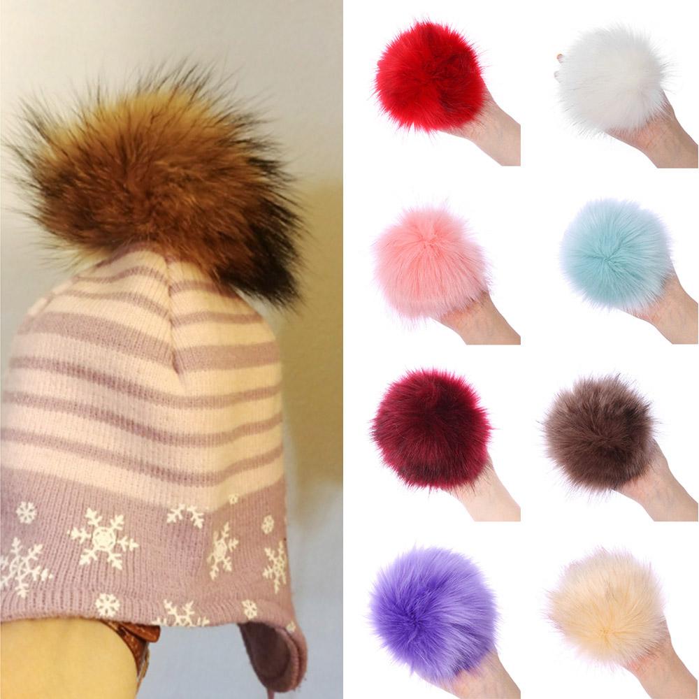 Mũ Len Beanie Đính Banh Lông Mềm Mại 15cm Thời Trang