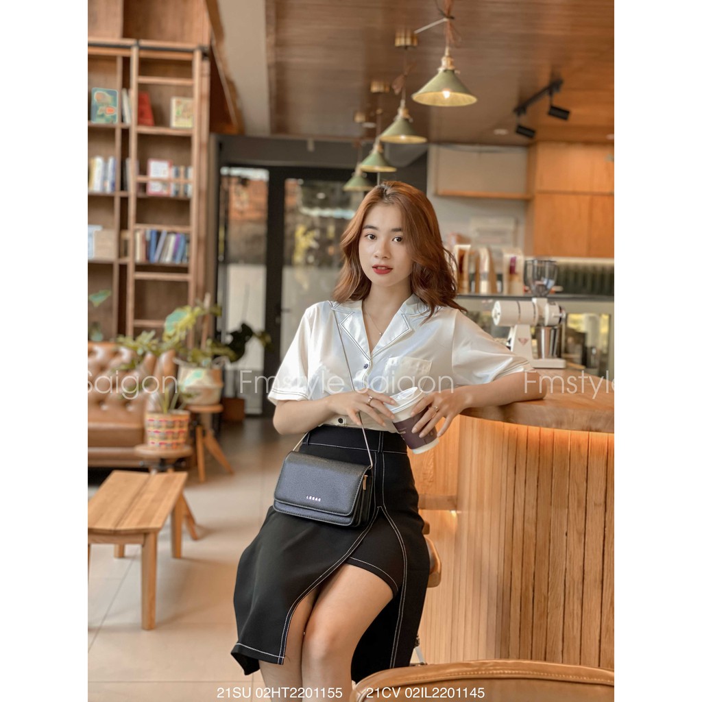 Chân váy dài Ulzzang xẻ trước Vintage Fmstyle Saigon 21CV02IL2201 | BigBuy360 - bigbuy360.vn