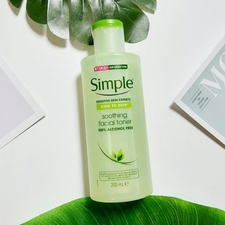 Nước Hoa Hồng Soothing Facial Toner Simple cân bằng ẩm cho da 200ml | BigBuy360 - bigbuy360.vn