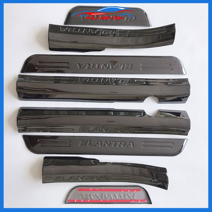 Bộ ốp bậc cửa trong ngoài nẹp bước chân Elantra 2016-2017-2018-2019-2020-2021-2022 vân Titan chống trầy trang trí xe