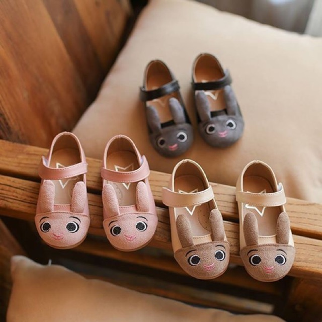 Giày thỏ đáng yêu cho bé gái