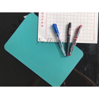 Miếng lót viết chữ Hán.