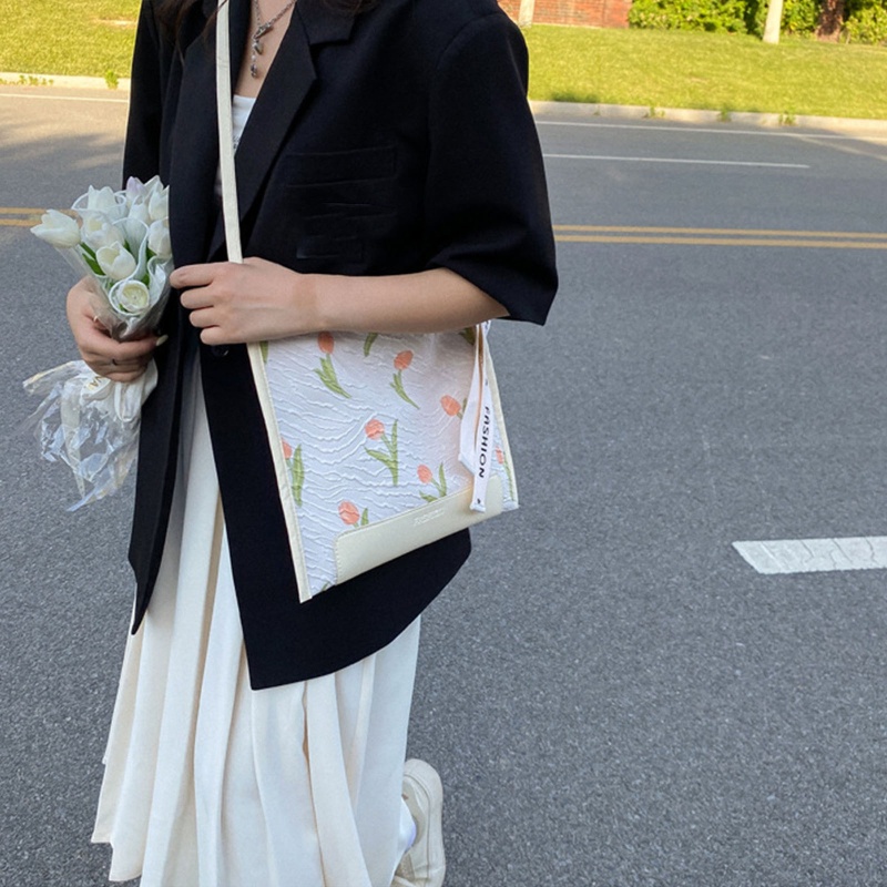 Túi Đeo Chéo Vai Họa Tiết Hoa Tulip Tinh Tế Dành Cho Nữ