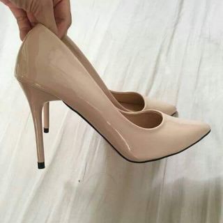 Giày cao gót Calla đế đỏ Nude da bóng 9--10p