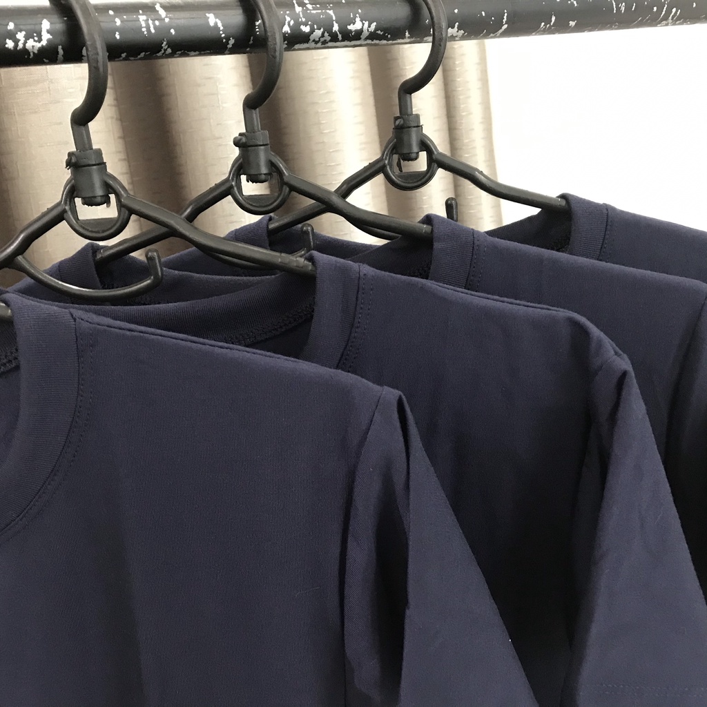 Áo Thun Trơn Màu Xanh Đen Ảnh Chụp Thật Ngắn Tay Cổ Tròn Form Vừa Unisex Dùng Chung Cho Nam Và Nữ