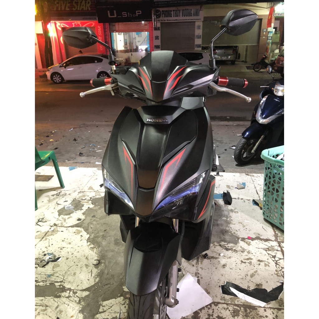 Tem Trùm Air Blade Đen Nhám Chỉ Đỏ