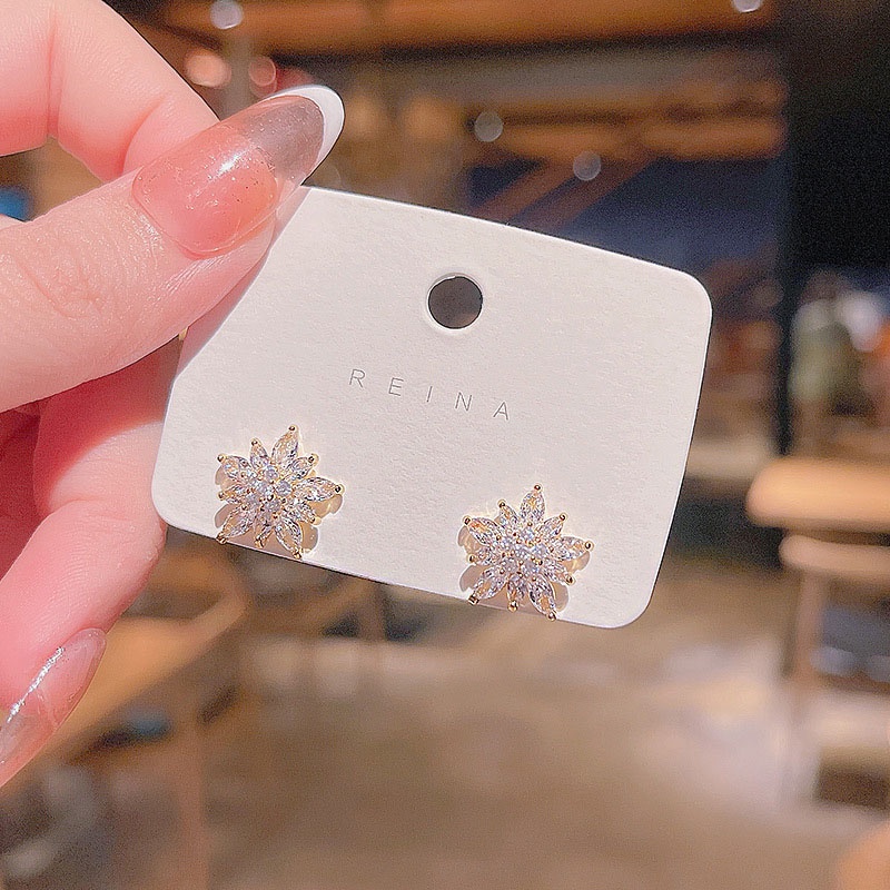 Đôi Bông Tai Hình Hoa Tuyết Đính Đá Thời Trang Cho Nữ