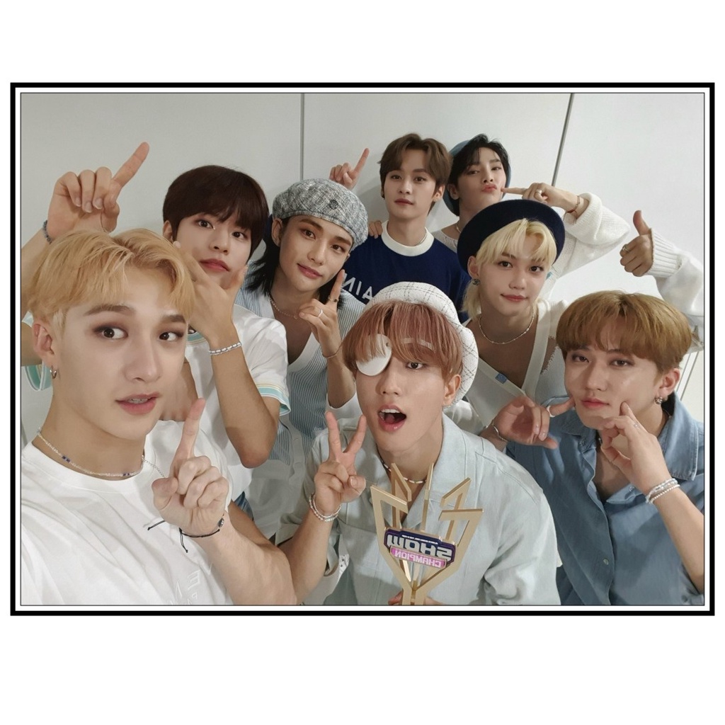 Poster Khổ 42X30cm  A3  In Hình Trẻ Em stray kids