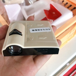 Máy chiếu mini phông nền sinh nhật chạy pin