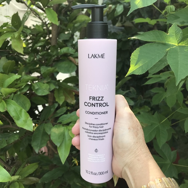 Kem xả khô FRIZZ Control Conditioner Lakme chống rối cho tóc thẳng và xoăn 300ml