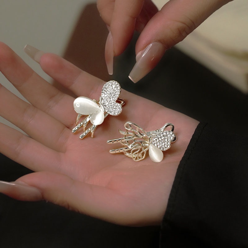 Kẹp Tóc Bướm Nhỏ Đính Đá Opal Tinh Tế
