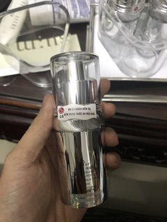 Su:m37 White  Award Ultimate Regenerate Whitening.