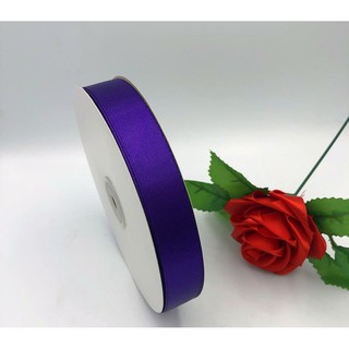 Một cuộn Ruy băng lụa màu Tím làm nơ gói quà, bó hoa. Bản 1,5cm, dài 25m