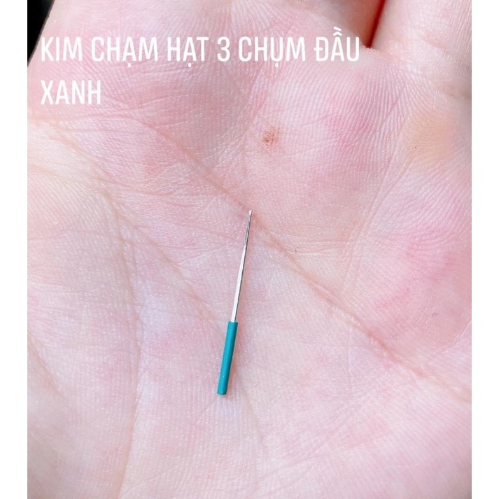 Kim chạm hạt lông mày đầu xanh