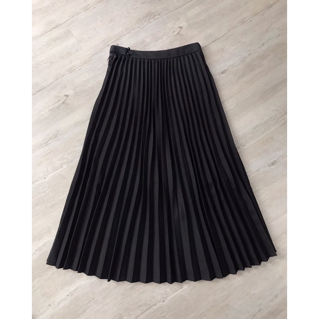 Chân váy Clothesrack dập ly 2022