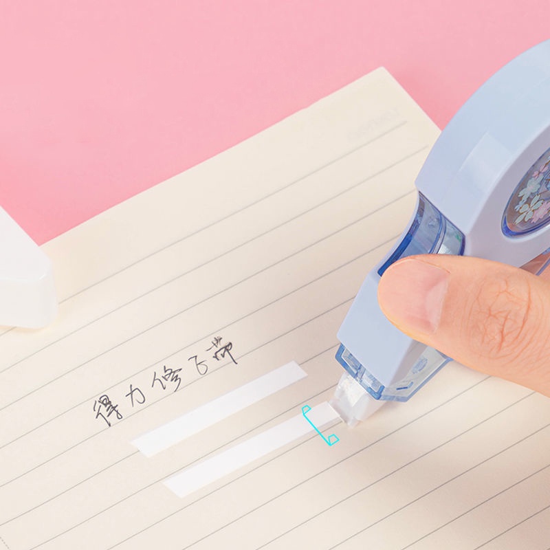 Deli Bút xóa kéo kèm ruột bút tiện dụng