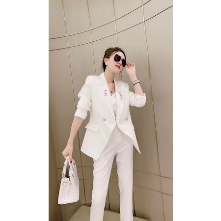 Bộ trang phục vest nữ công sở gồm áo vest cổ đính đá hai bên và quần tây ống đứng thời trang quảng châu cao cấp
